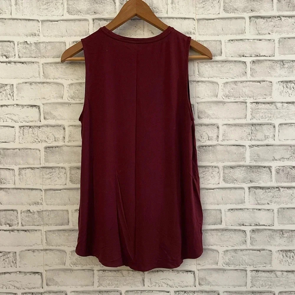 A new day loose fit flowing maroon colored sleeveless top Medium - Picture 2 of 4